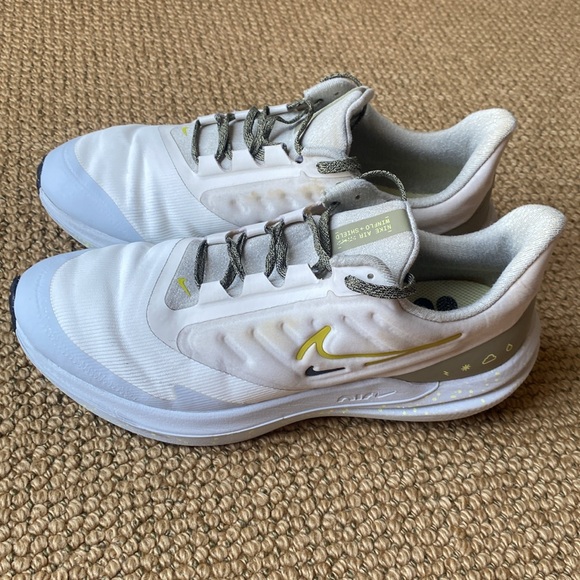 Nike Nike Air Winflo 9 Shield Womens DM1104 Sneakers Pale Ivory high Voltage EUC - Picture 7 of 11